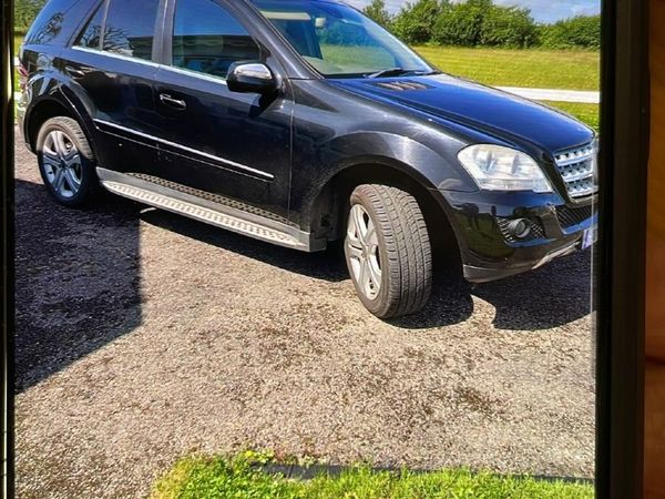 Mercedes-Benz M-Class SUV, Diesel, 2010, Black
