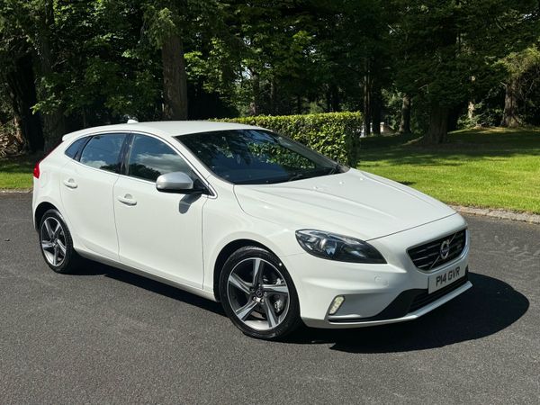 Volvo V40 Hatchback, Diesel, 2014, White