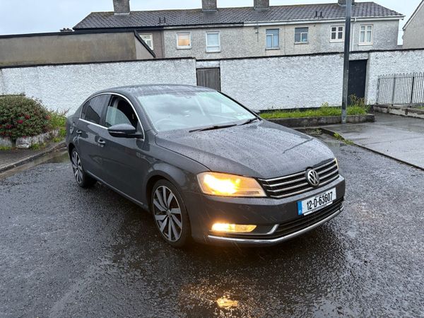 Volkswagen Passat Saloon, Petrol, 2012, Grey