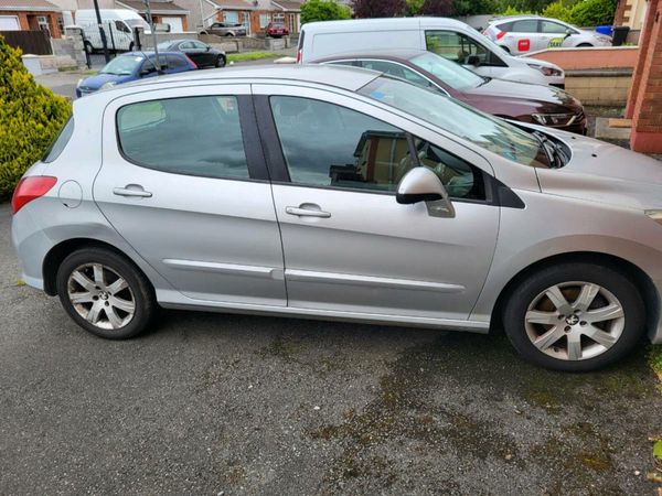 Peugeot 308 Hatchback, Diesel, 2012, Silver