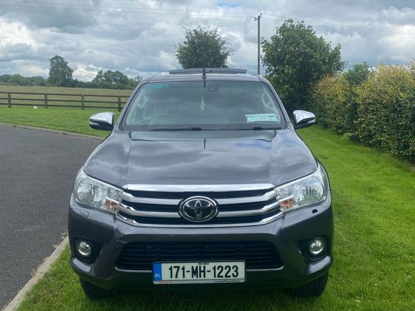 Toyota Hilux Pick Up, Diesel, 2017, Grey