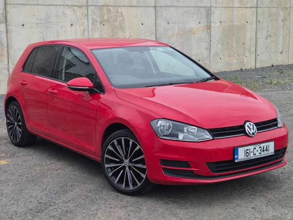 Volkswagen Golf Hatchback, Petrol, 2016, Red