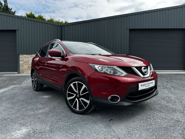 Nissan Qashqai SUV, Diesel, 2017, Red