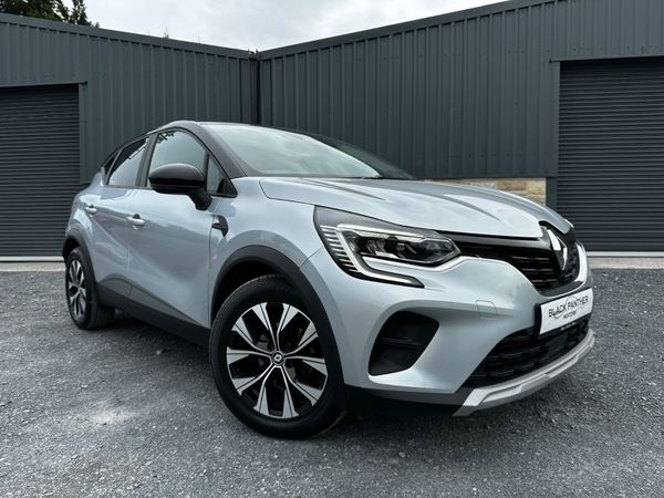 Renault Captur Hatchback, Petrol, 2023, Grey