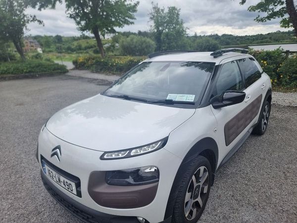 Citroen C4 Cactus Hatchback, Petrol, 2016, White