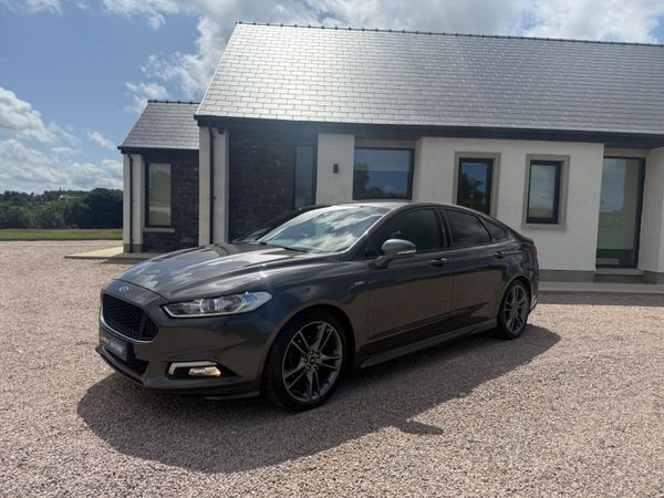 Ford Mondeo Hatchback, Diesel, 2018, Grey