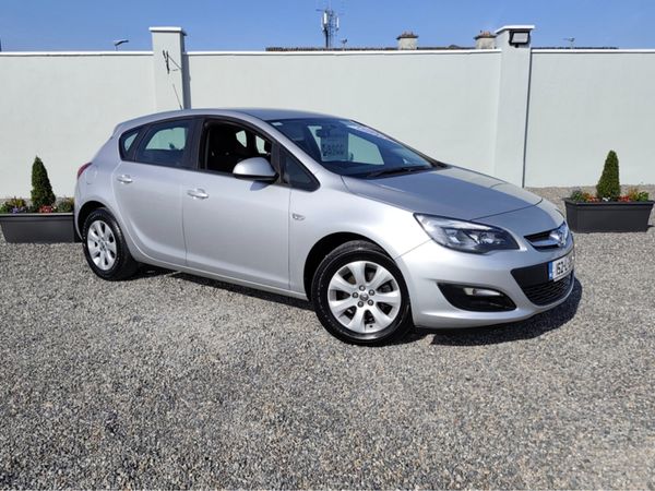Vauxhall Astra Hatchback, Petrol, 2015, Silver