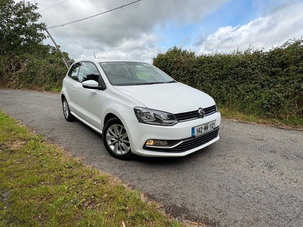 Volkswagen Polo Hatchback, Petrol, 2014, White