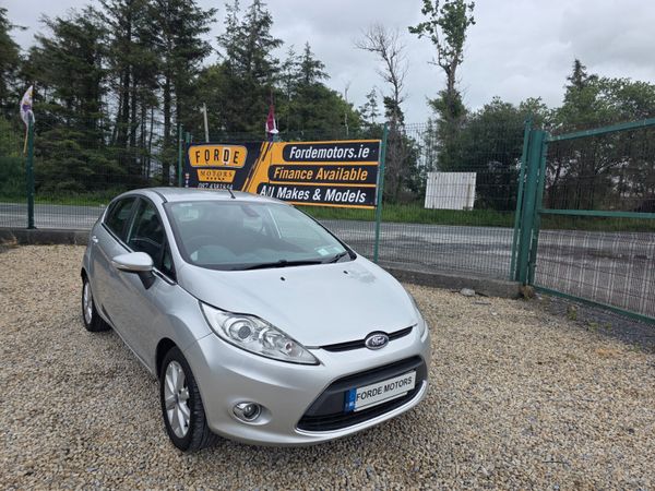 Ford Fiesta Hatchback, Petrol, 2011, Silver