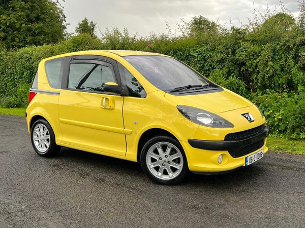 Honda Fit MPV, Petrol, 2006, Yellow