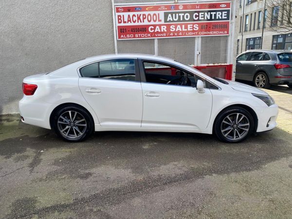 Toyota Avensis Saloon, Diesel, 2013, White