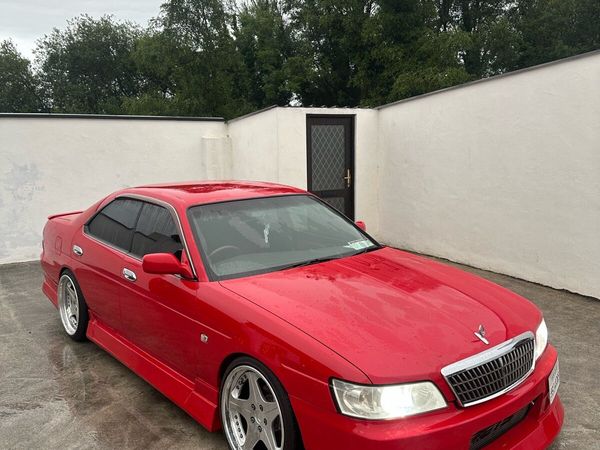 Nissan Laurel Saloon, Petrol, 1999, Red