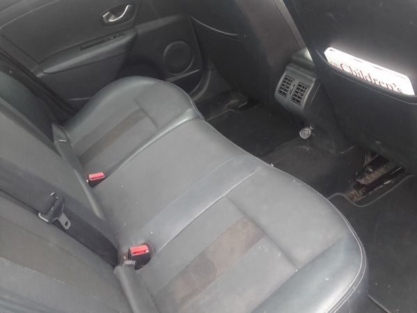 Renault Fluence Saloon, Diesel, 2010, Gold