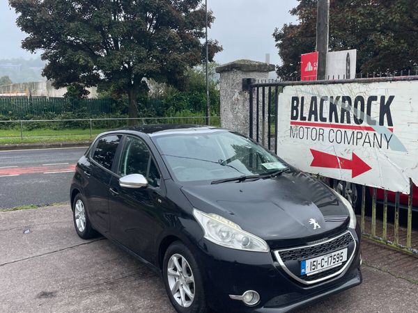 Peugeot 208 Hatchback, Petrol, 2015, Black