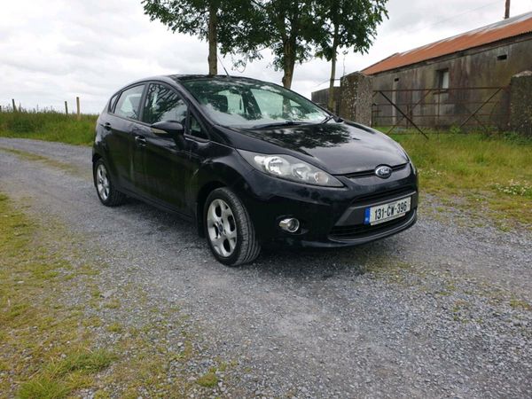 Ford Fiesta Hatchback, Diesel, 2013, Black