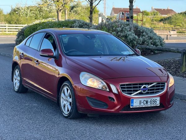 Volvo S60 Saloon, Diesel, 2011, Red
