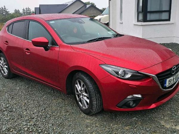 Mazda Mazda3 Hatchback, Diesel, 2015, Red