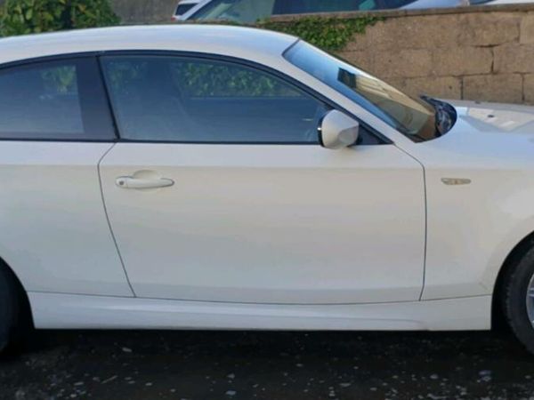 BMW 1-Series Hatchback, Diesel, 2009, White
