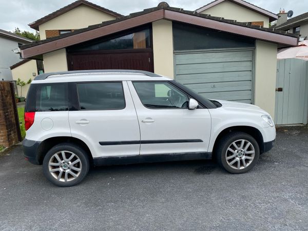 Skoda Yeti SUV, Diesel, 2012, White