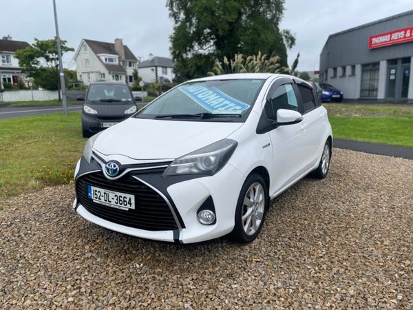 Toyota Yaris Hatchback, Petrol Hybrid, 2015, White