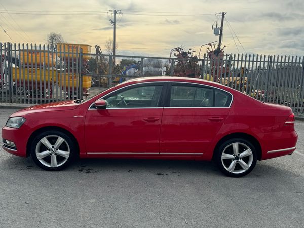 Volkswagen Passat Saloon, Diesel, 2012, Red
