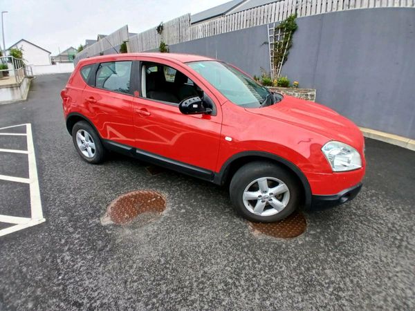 Nissan Qashqai Hatchback, Diesel, 2007, Red