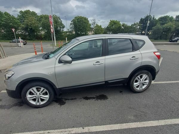Nissan Qashqai Estate/Jeep, Diesel, 2012, Silver