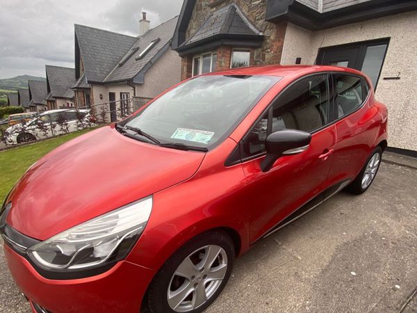 Renault Clio Hatchback, Diesel, 2015, Red