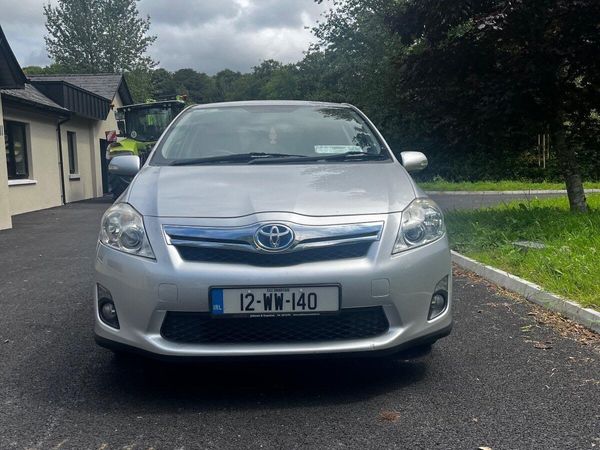 Toyota Auris Hatchback, Petrol Hybrid, 2012, Silver