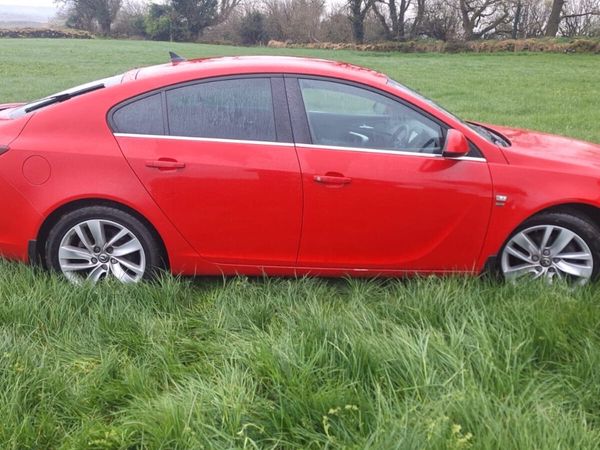 Vauxhall Insignia Hatchback, Petrol, 2016, Red
