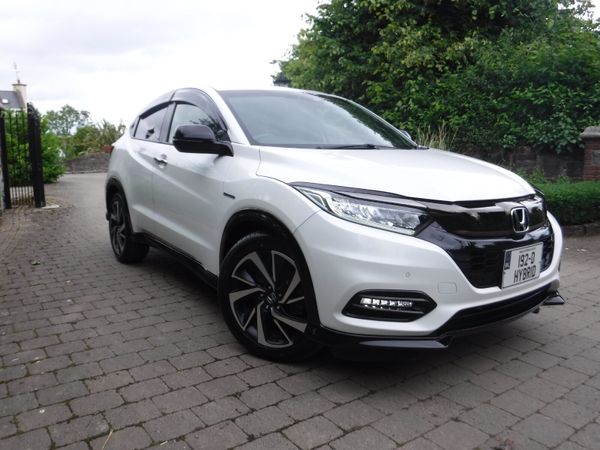 Honda Vezel SUV, Petrol Hybrid, 2019, White