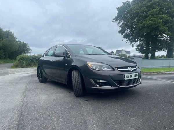 Vauxhall Astra Hatchback, Petrol, 2013, Grey