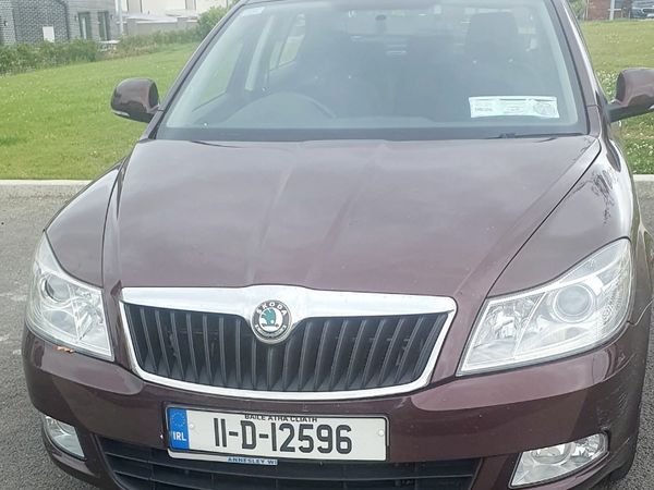 Skoda Octavia Saloon, Diesel, 2011, Red
