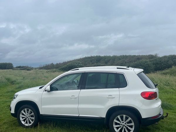 Volkswagen Tiguan SUV, Diesel, 2013, White