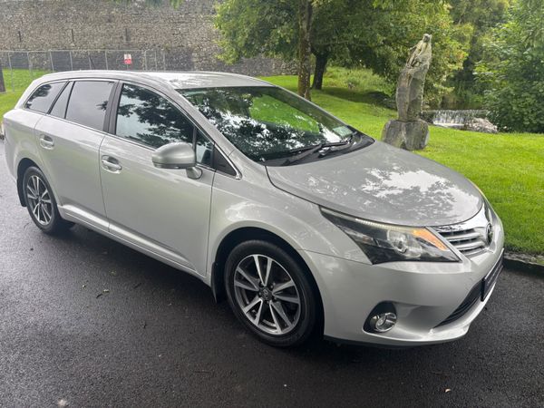 Toyota Avensis MPV, Diesel, 2015, Silver