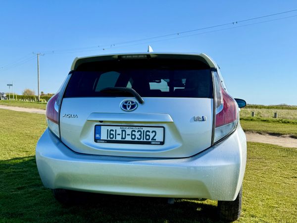 Toyota Aqua Hatchback, Petrol Hybrid, 2016, Silver