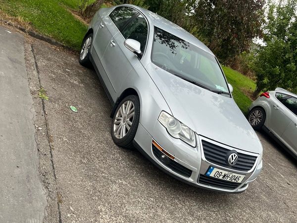 Volkswagen Passat Saloon, Diesel, 2009, Silver