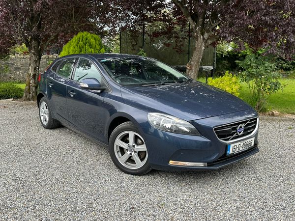 Volvo V40 Hatchback, Diesel, 2015, Blue
