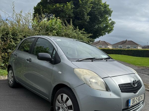 Toyota Yaris Hatchback, Petrol, 2006, Silver
