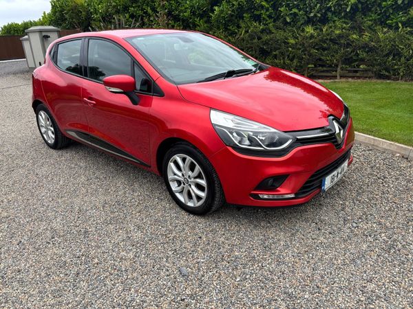 Renault Clio Hatchback, Petrol, 2018, Red