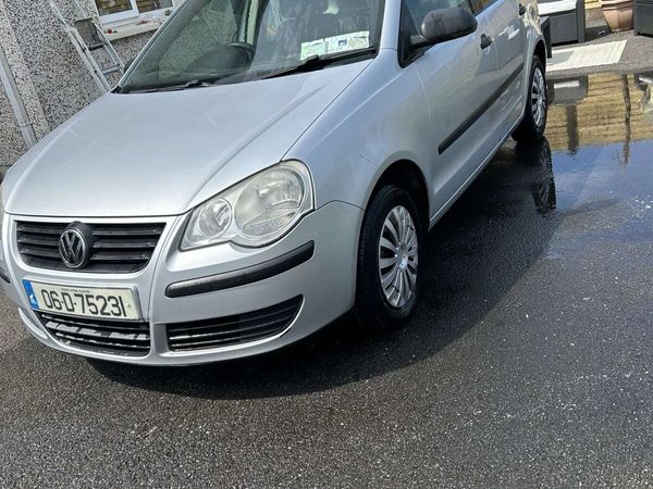 Volkswagen Polo Hatchback, Petrol, 2006, Silver