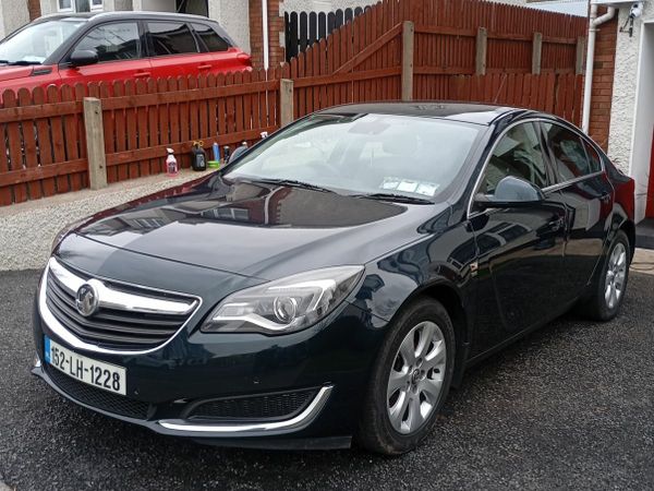 Vauxhall Insignia Hatchback, Diesel, 2015, Green
