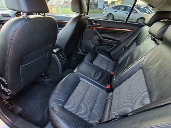 Skoda Octavia Saloon, Diesel, 2012, Silver