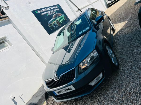 Skoda Octavia Saloon, Petrol, 2015, Grey