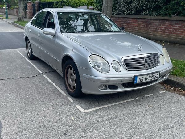 Mercedes-Benz E-Class Saloon, Petrol, 2005, Silver
