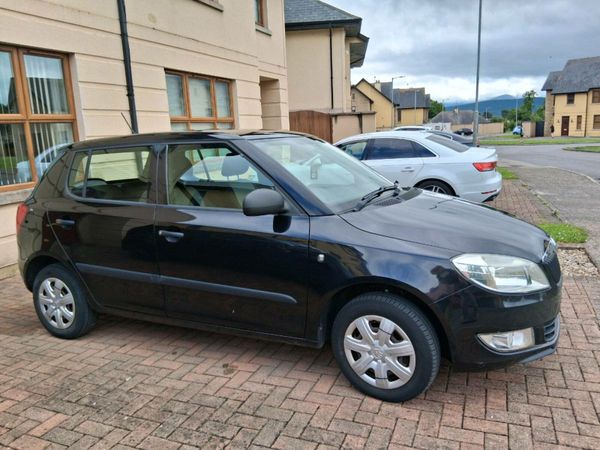Skoda Fabia Hatchback, Petrol, 2015, Black