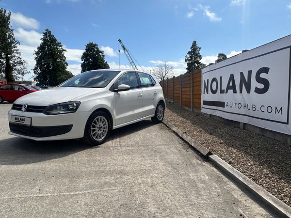 Volkswagen Polo Hatchback, Petrol, 2014, White