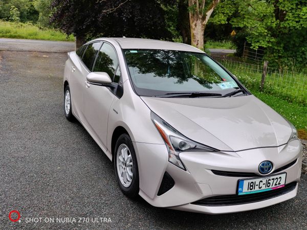 Toyota Prius Hatchback, Petrol Hybrid, 2018, Gold