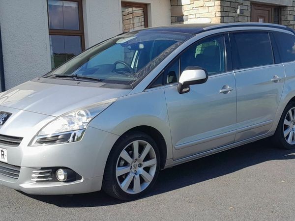 Peugeot 5008 MPV, Diesel, 2012, Silver
