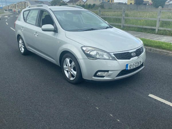 Kia Ceed Estate, Diesel, 2010, Silver